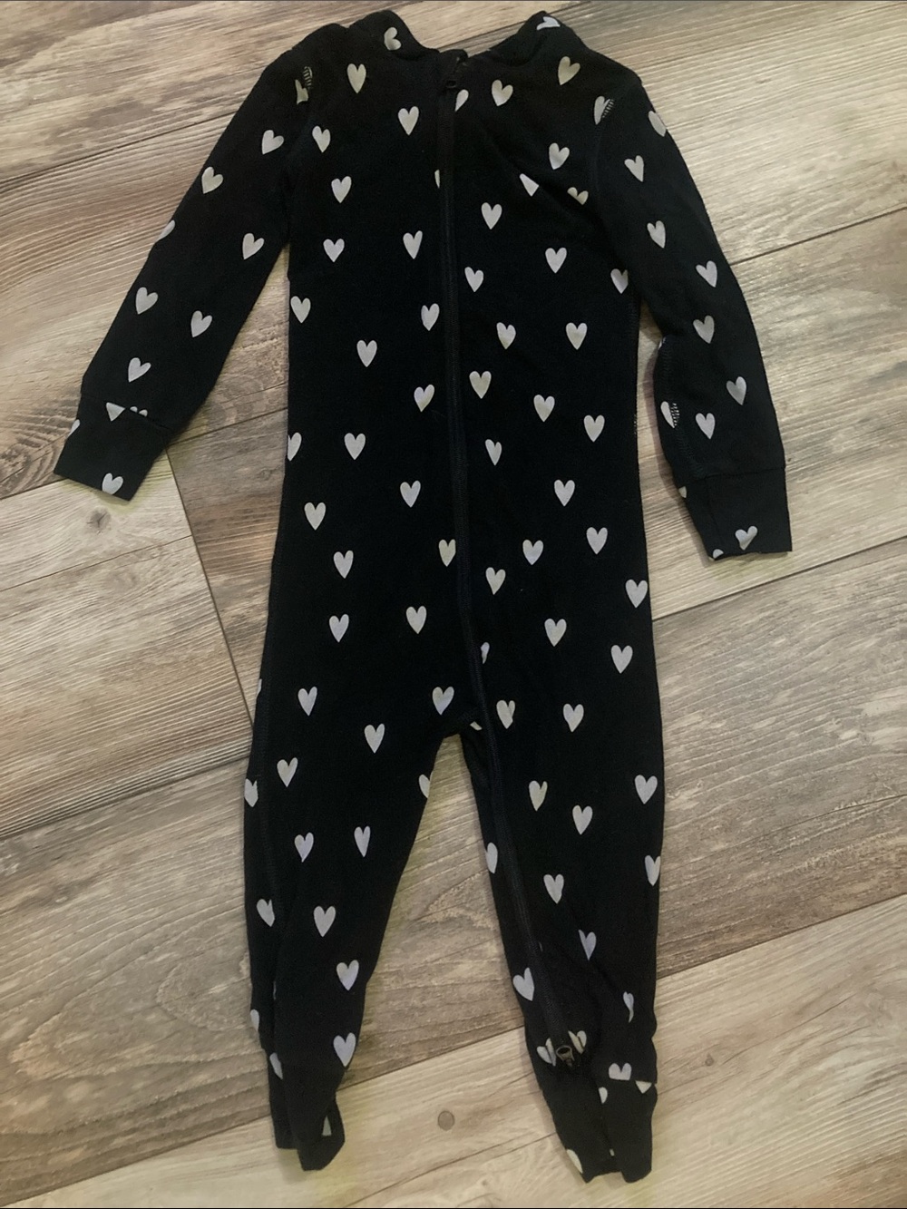 Hanna Anderson Black White Heart Zippy PJs Size 2T